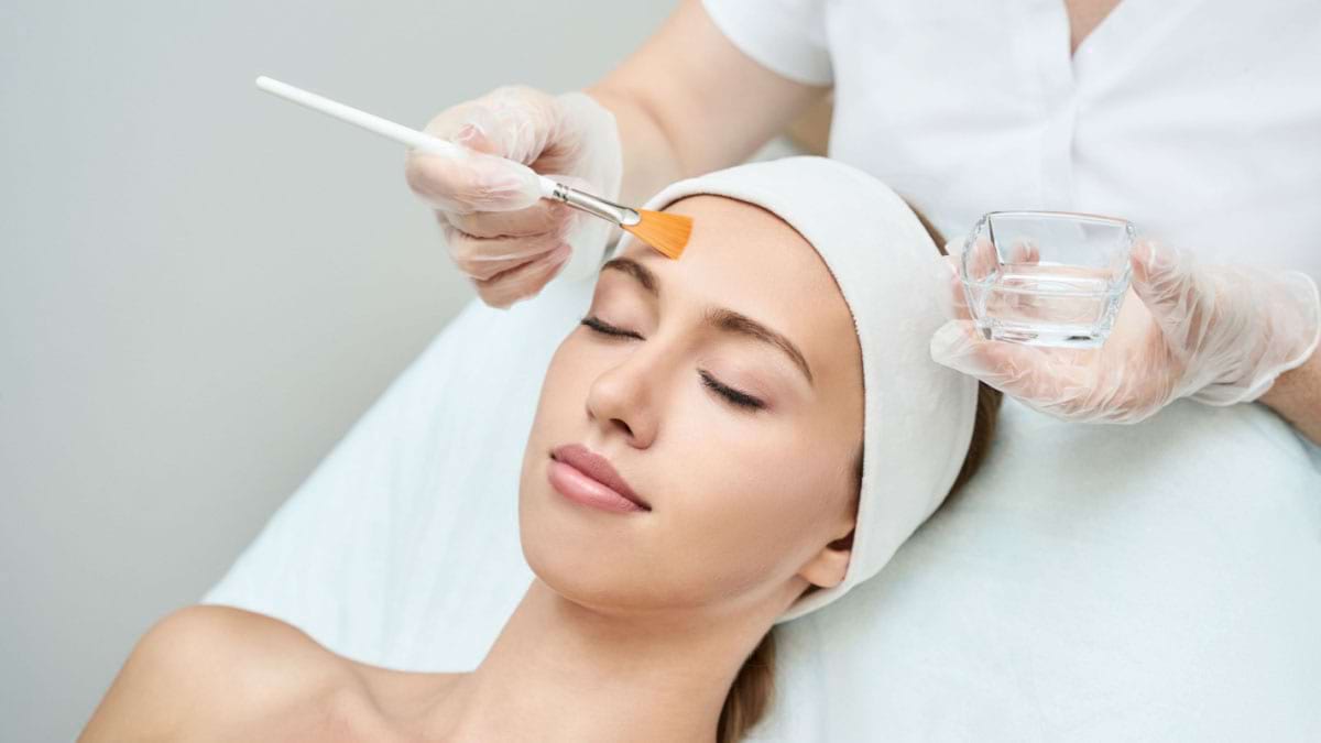 Peeling facial la ZEN Clinics București